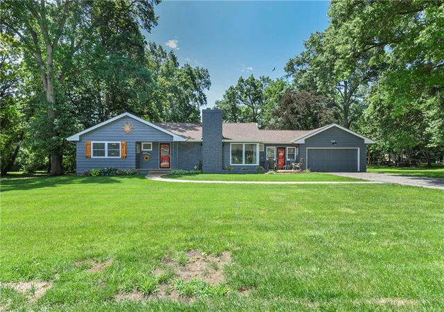 4th image of 1035 Vilas St, Leavenworth, KS 66048 | MLS# 2632997
