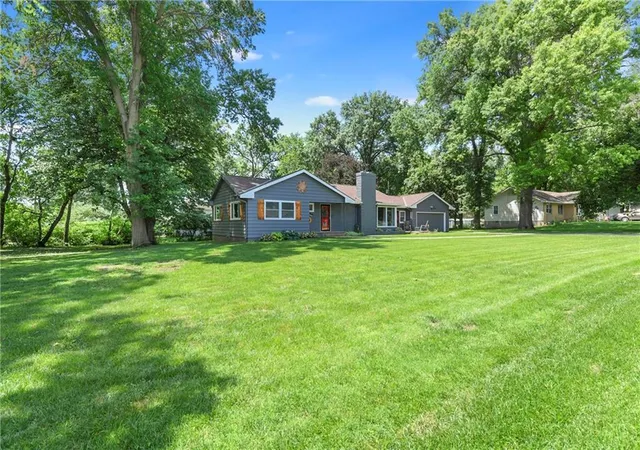 5th image of 1035 Vilas St, Leavenworth, KS 66048 | MLS# 2632997
