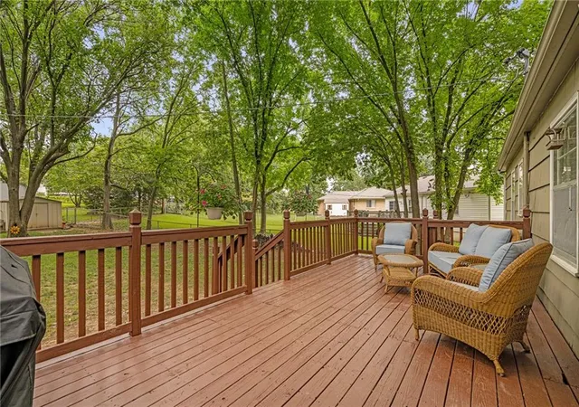 Photo 2 of Sale Pending at 9800 W 89th Terrace, Overland Park, KS 66212 | MLS# 2632998 | Listing updated on 2026-07-28