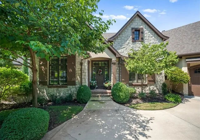 Photo 1 of Single family home for sale at 8604 N Marsh Ave, Kansas City, MO 64157 | MLS# 2633001 | Listing updated on 2026-08-03
