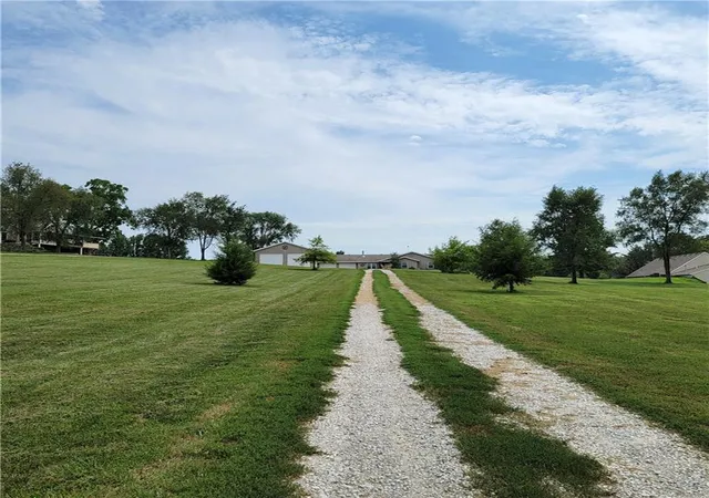 3rd image of 4437 Sw 220Th St, Plattsburg, MO 64477 | MLS# 2633008
