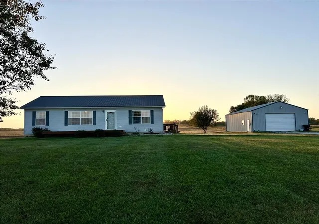 3rd image of 148 Sw 301 Rd, Centerview, MO 64019 | MLS# 2633013