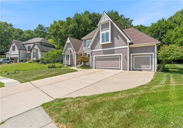 Photo 3 of Single family home for sale at 7706 N Montgall Ave, Kansas City, MO 64119 | MLS# 2633014 | Listing updated on 2026-08-24