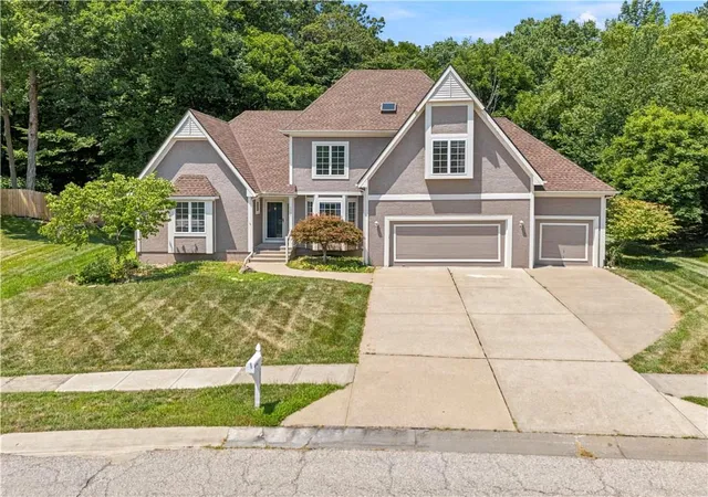 Photo 3 of Single family home for sale at 7706 N Montgall Ave, Kansas City, MO 64119 | MLS# 2633014 | Listing updated on 2026-08-24