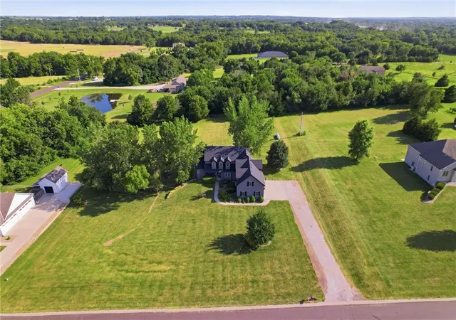 2nd image of 17891 Highview Rd, Tonganoxie, KS 66086 | MLS# 2633020