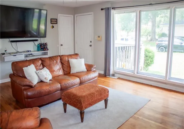 Photo 2 of Single family home for sale at 415 Ne 87th Street, Kansas City, MO 64155 | MLS# 2633022 | Listing updated on 2026-09-02