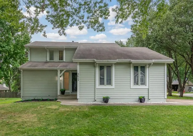 Photo 2 of Sale Pending at 3613 Sw 11th Street, Blue Springs, MO 64015 | MLS# 2633025 | Listing updated on 2026-08-28