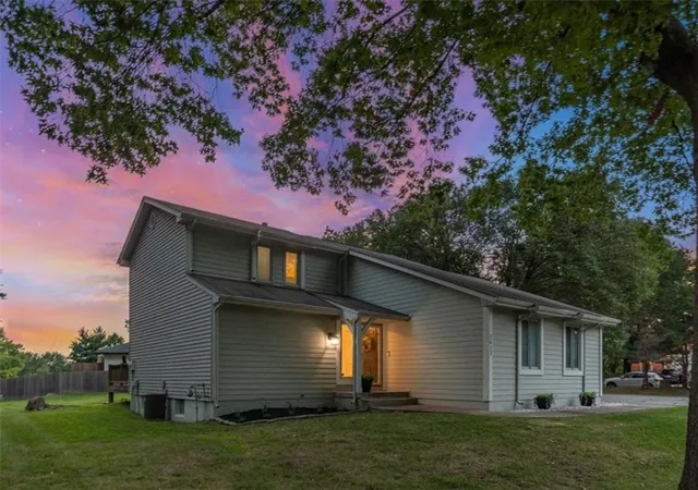 Photo 3 of Sale Pending at 3613 Sw 11th Street, Blue Springs, MO 64015 | MLS# 2633025 | Listing updated on 2026-08-28