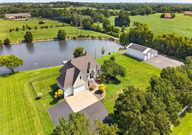 Photo 1 of Single family home for sale at 1328 E Walnut St, Raymore, MO 64083 | MLS# 2633029 | Listing updated on 2026-08-31