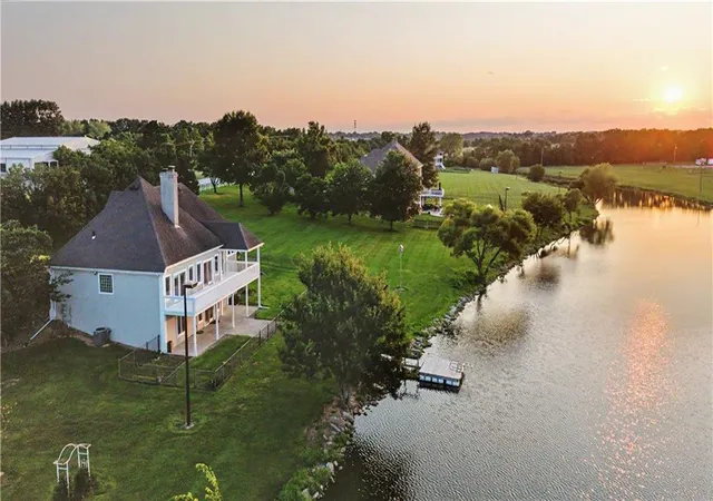Photo 3 of Single family home for sale at 1328 E Walnut St, Raymore, MO 64083 | MLS# 2633029 | Listing updated on 2026-08-31