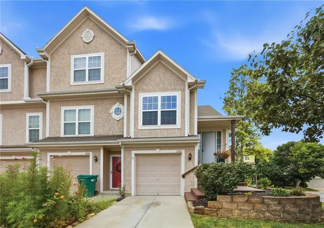 1st image of 13744 Grove Ave, Bonner Springs, KS 66012 | MLS# 2633031