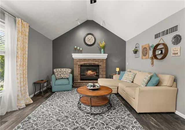 Photo 3 of Sale Pending at 2417 Ne Bridgeport Dr, Lees Summit, MO 64086 | MLS# 2633033 | Listing updated on 2026-08-21