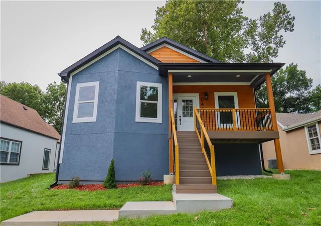 Photo 4 of Single family home for sale at 1045 Ann Ave, Kansas City, KS 66102 | MLS# 2633036 | Listing updated on 2026-09-04