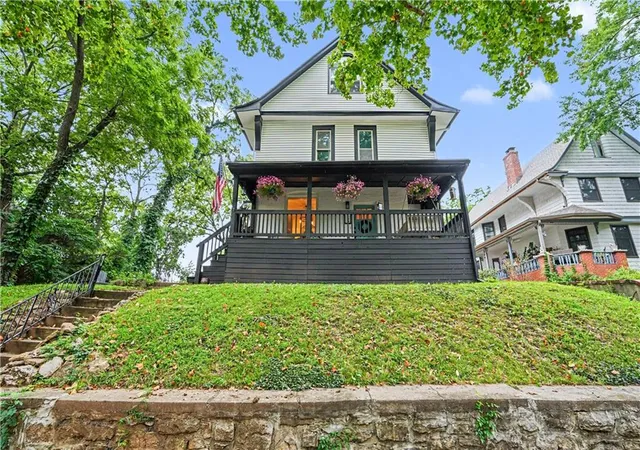 Photo 1 of Single family home for sale at 3630 Bell St, Kansas City, MO 64111 | MLS# 2633038 | Listing updated on 2026-08-22