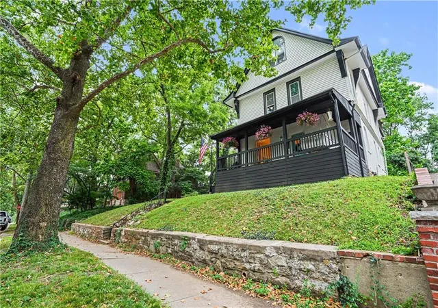 Photo 2 of Single family home for sale at 3630 Bell St, Kansas City, MO 64111 | MLS# 2633038 | Listing updated on 2026-08-22