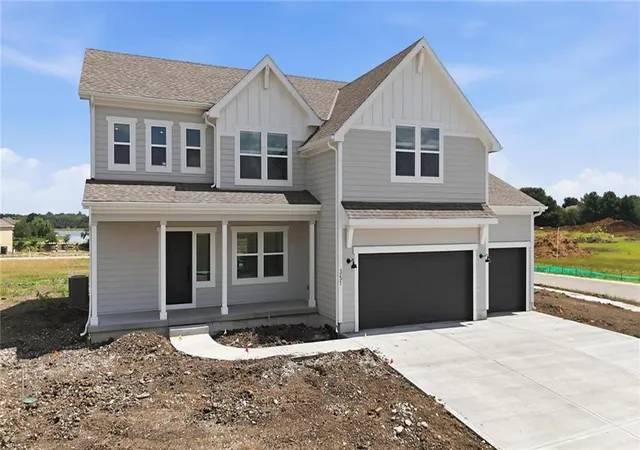 Photo 1 of Sale Pending at 350 Sw Amara Dr, Lees Summit, MO 64064 | MLS# 2633041 | Listing updated on 2026-07-23