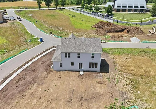 Photo 3 of Sale Pending at 350 Sw Amara Dr, Lees Summit, MO 64064 | MLS# 2633041 | Listing updated on 2026-07-23