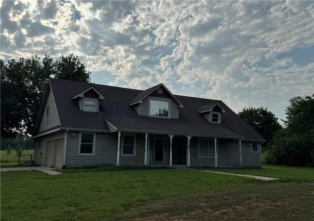 1st image of 15833 206th St, Tonganoxie, KS 66086 | MLS# 2633042