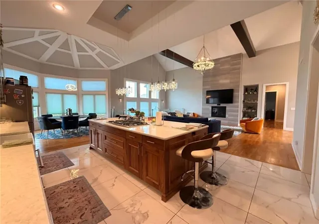 2nd image of 9174 Cottonwood Canyon Dr, Lenexa, KS 66219 | MLS# 2633044