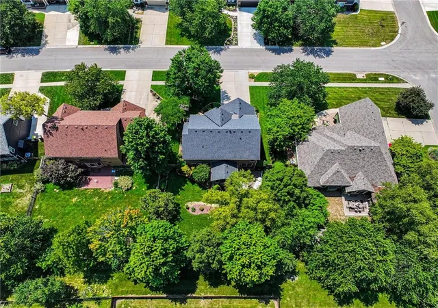 40th image of 712 Cottonwood Dr, Lansing, KS 66043 | MLS# 2633045