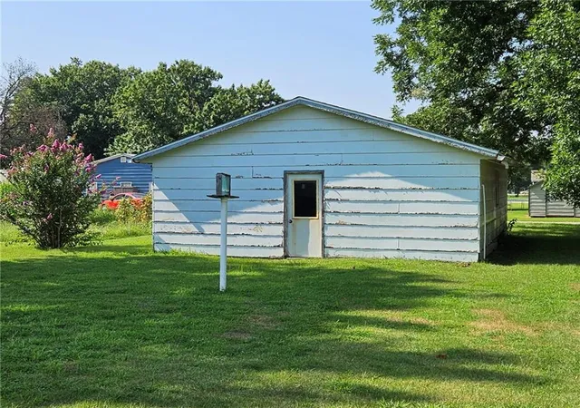 11th image of 708 E Orange St, Girard, KS 66743 | MLS# 2633046