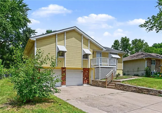 Photo 2 of Sale Pending at 11312 E 58th Terrace, Raytown, MO 64133 | MLS# 2633053 | Listing updated on 2026-09-05
