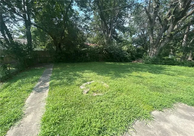Photo 5 of Sale Pending at 8855 E 59th Street, Raytown, MO 64133 | MLS# 2633054 | Listing updated on 2026-08-13