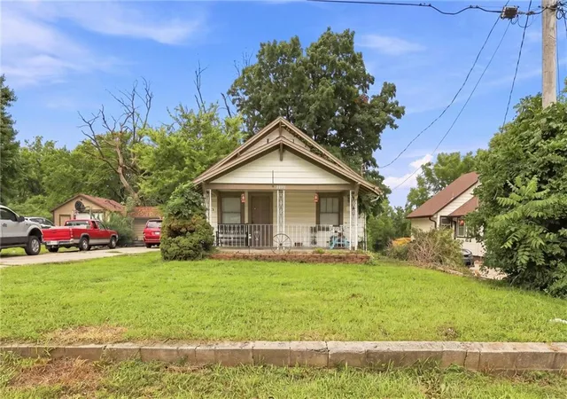 1st image of 2008 Key Ln, Kansas City, KS 66106 | MLS# 2633068