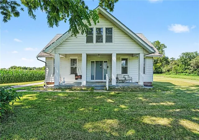 Photo 1 of Single family home for sale at 317 Lincoln St, Elwood, KS 66024 | MLS# 2633073 | Listing updated on 2026-09-07
