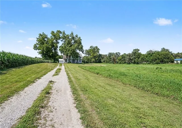Photo 2 of Single family home for sale at 317 Lincoln St, Elwood, KS 66024 | MLS# 2633073 | Listing updated on 2026-09-07