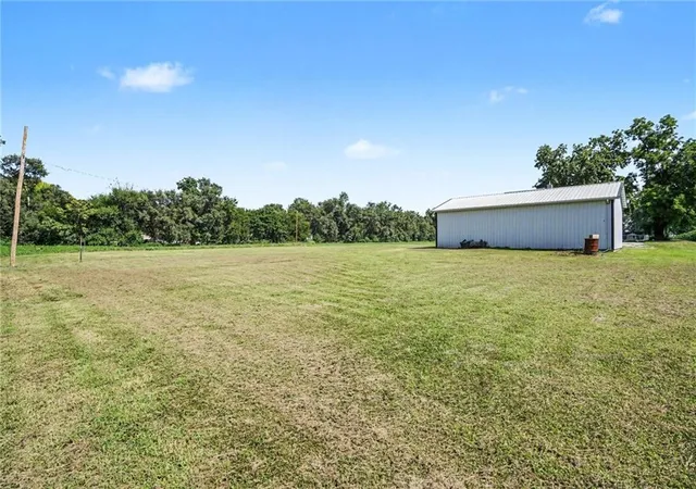 Photo 3 of Single family home for sale at 317 Lincoln St, Elwood, KS 66024 | MLS# 2633073 | Listing updated on 2026-09-07