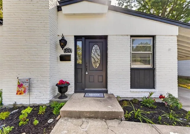 Photo 2 of Single family home for sale at 1217 S Osage St, Independence, MO 64055 | MLS# 2633075 | Listing updated on 2026-10-04