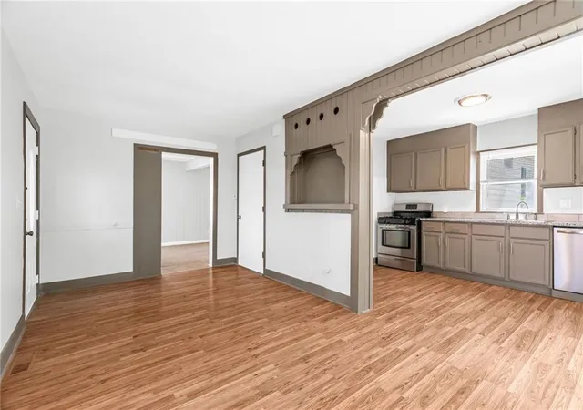 5th image of 8205 Rose St, Pleasant Valley, MO 64068 | MLS# 2633076