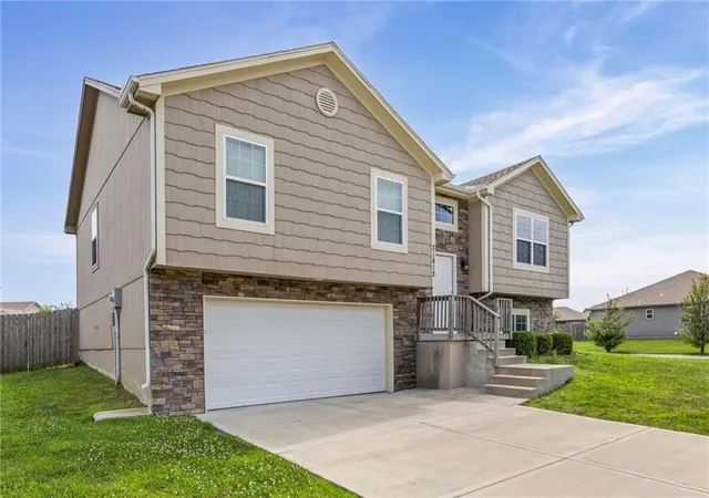 2nd image of 31815 W 171st St, Gardner, KS 66030 | MLS# 2633080