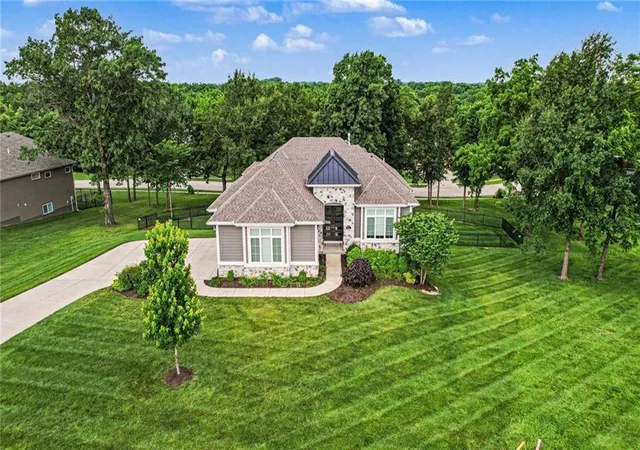 Photo 1 of Single family home for sale at 5200 N 130th Street, Kansas City, KS 66109 | MLS# 2633085 | Listing updated on 2026-10-04