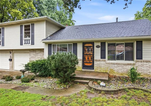Photo 2 of Single family home for sale at 10801 E 64 Terrace, Raytown, MO 64133 | MLS# 2633086 | Listing updated on 2026-08-27