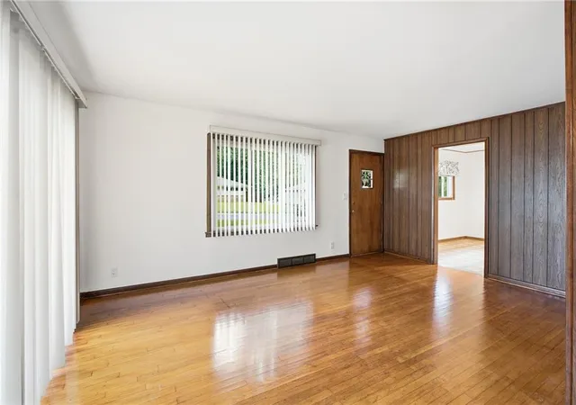 Photo 4 of Single family home for sale at 10801 E 64 Terrace, Raytown, MO 64133 | MLS# 2633086 | Listing updated on 2026-08-27