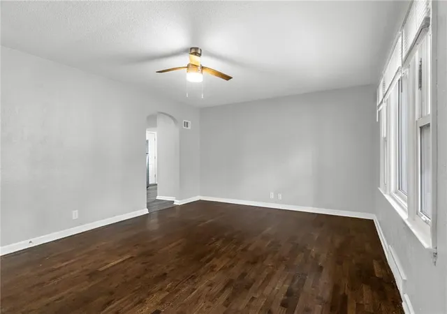 Photo 3 of Single family home for sale at 404 Ne Grand Ave, Lees Summit, MO 64063 | MLS# 2633087 | Listing updated on 2026-09-30