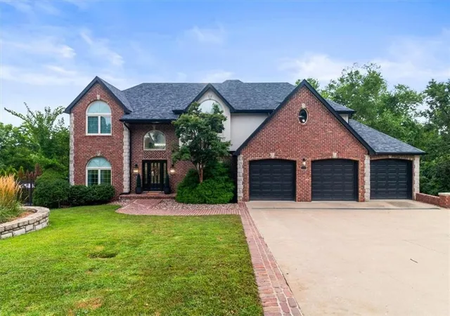 2nd image of 2523 Sw Still Meadows Ter, Blue Springs, MO 64015 | MLS# 2633095