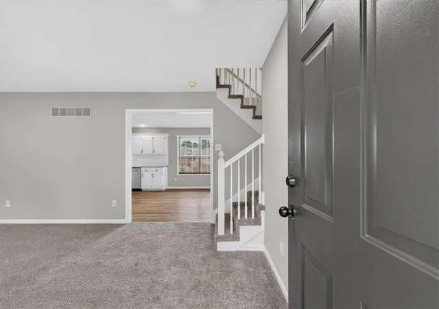 2nd image of 500 Se Alger Dr, Blue Springs, MO 64014 | MLS# 2633101