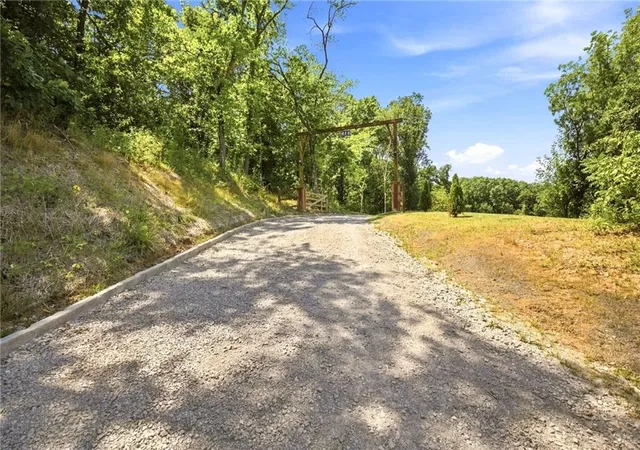 3rd image of 821 W 92 Hwy, Smithville, MO 64089 | MLS# 2633108