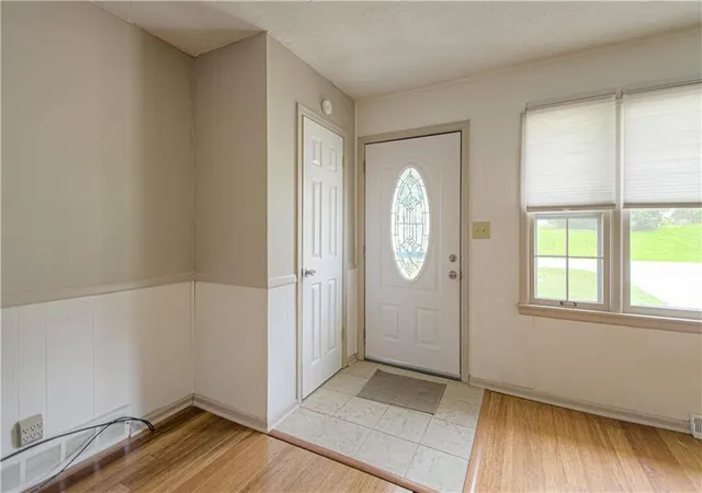 Photo 3 of Single family home for sale at 820 S Main St, Liberty, MO 64068 | MLS# 2633129 | Listing updated on 2026-08-16