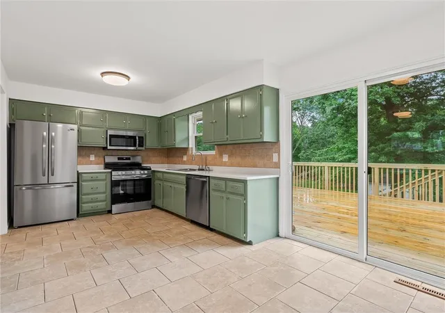 Photo 4 of Single family home for sale at 1229 Michele Dr, Excelsior Springs, MO 64024 | MLS# 2633140 | Listing updated on 2026-08-25