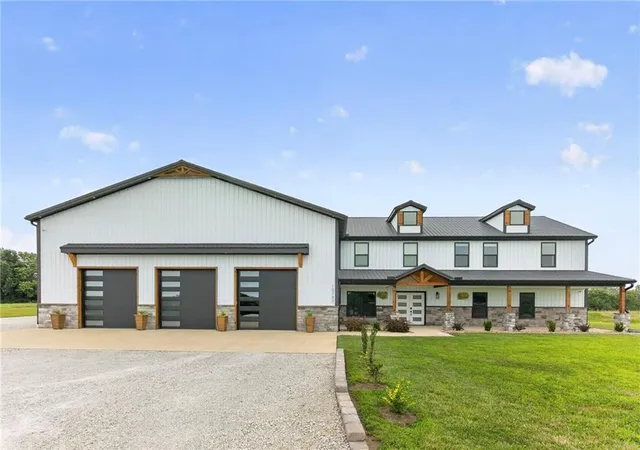 4th image of 10782 Starr School Rd, Odessa, MO 64076 | MLS# 2633149