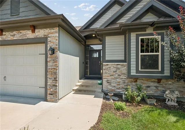Photo 4 of Sale Pending at 10533 N Randolph Ave, Kansas City, MO 64157 | MLS# 2633151 | Listing updated on 2026-08-02
