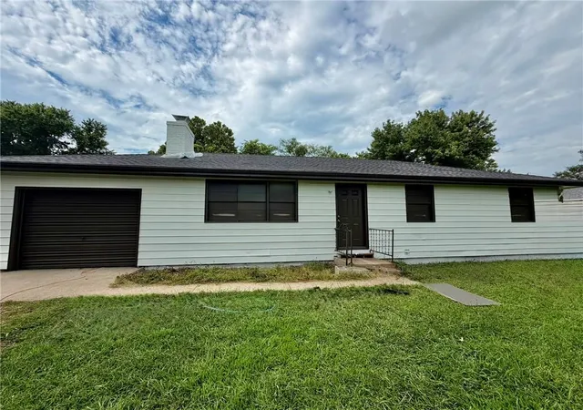 1st image of 502 Jennifer Ln, Garden City, MO 64747 | MLS# 2633152