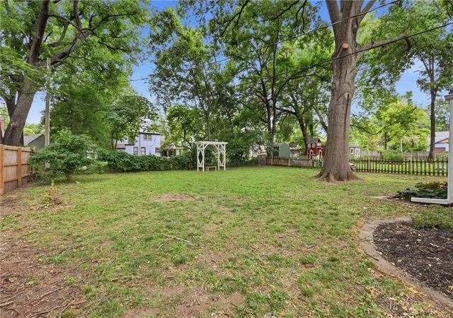 30th image of 5310 Russell St, Mission, KS 66202 | MLS# 2633153