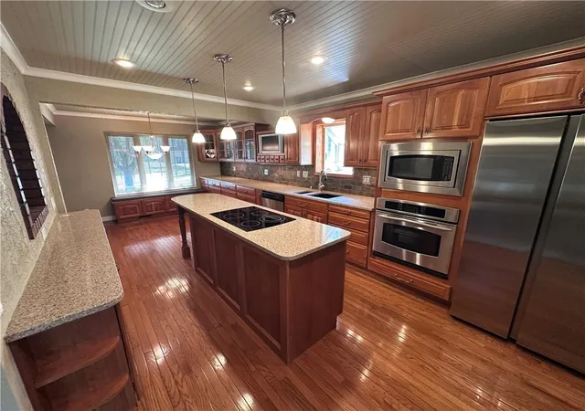 Photo 3 of Sale Pending at 1613 Sw 20th Street, Blue Springs, MO 64015 | MLS# 2633159 | Listing updated on 2026-10-01