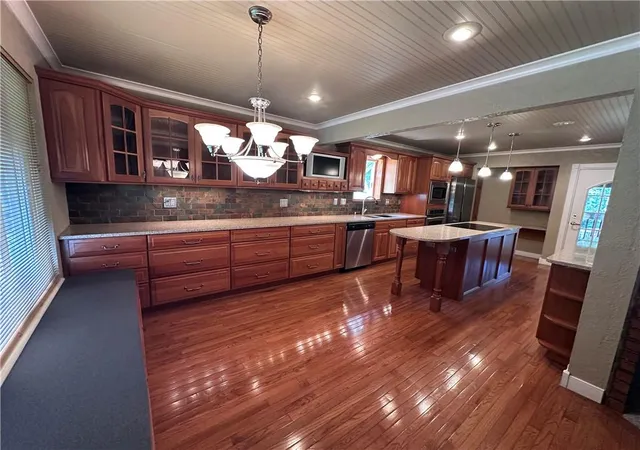 Photo 3 of Sale Pending at 1613 SW 20th Street, Blue Springs, MO 64015 | MLS# 2633159 | Listing updated on 2026-10-01