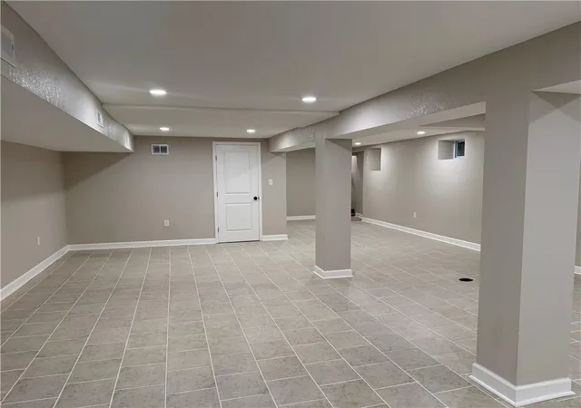 Photo 30 of Single family home for sale at 605 Ne Douglas St, Lees Summit, MO 64063 | MLS# 2633162 | Listing updated on 2026-09-05
